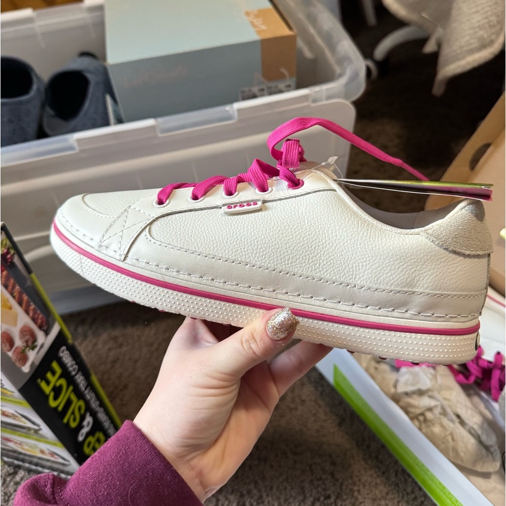 Croc golf shoes